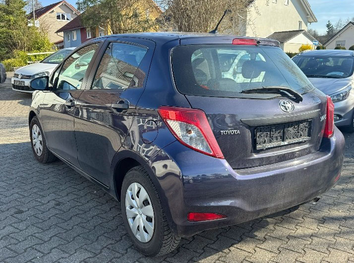 Toyota Yaris 1.0 benzin 2012 godište