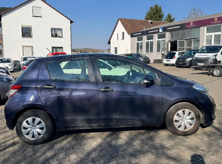 Toyota Yaris 1.0 benzin 2012 godište