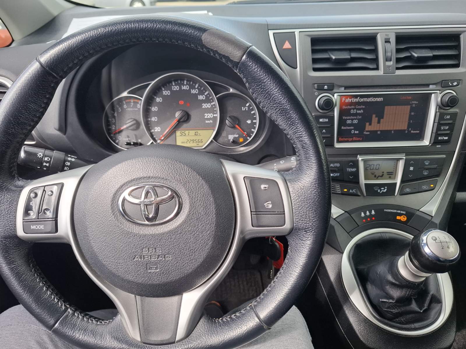 Toyota Verso-S 1.3 Benzin 2011 polovan automobil na prodaju